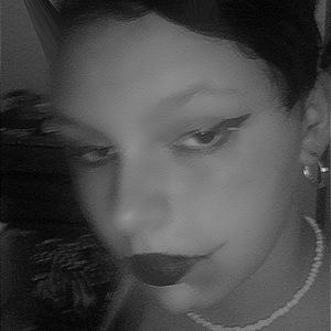 Meet your Posher, Lily